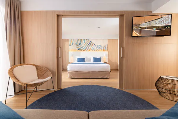 vue_807725_pgbighd.jpg