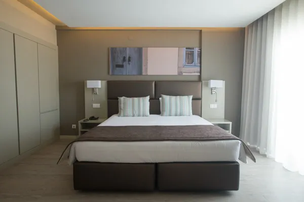 vue_695213_pgbighd.jpg