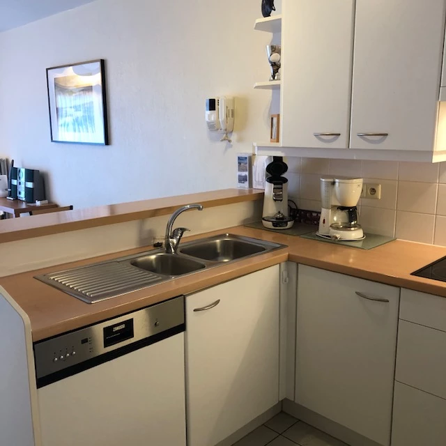 Nieuwpoort nw ingericht vakantie-appartement met garage, 2 tot 4 prs