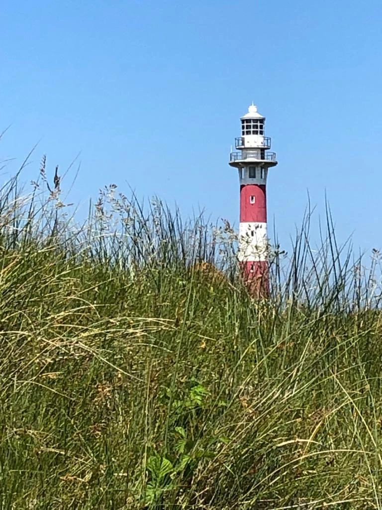 Nieuwpoort nw ingericht vakantie-appartement met garage, 2 tot 4 prs