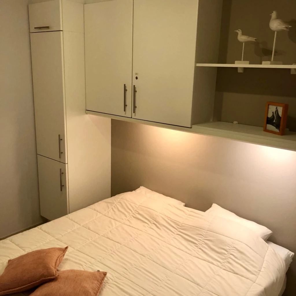 Nieuwpoort nw ingericht vakantie-appartement met garage, 2 tot 4 prs