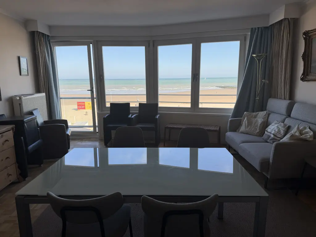 ruim appartement met prachtig rechtstreeks zeezicht 