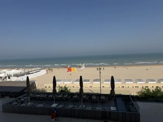 ruim appartement met prachtig rechtstreeks zeezicht 