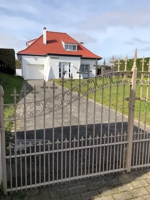 Oostduinkerke Villa Duinenhuis aan Ter Yde Duinen, 200m van zeedijk, een mooi plekje aan onze kust grens Groenendijk- Nieuwpoort