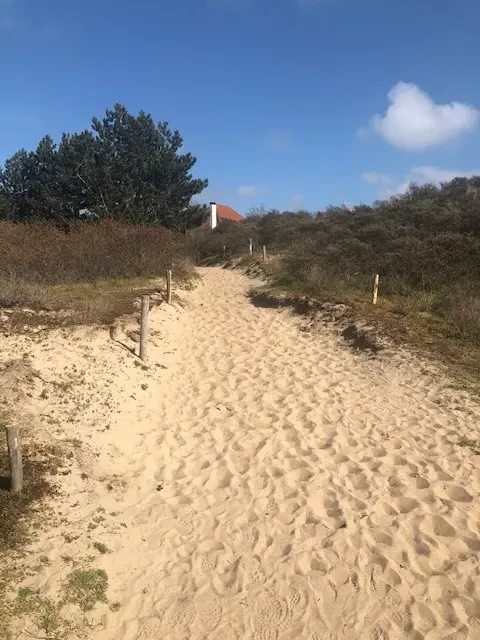 Oostduinkerke Villa Duinenhuis aan Ter Yde Duinen, 200m van zeedijk, een mooi plekje aan onze kust grens Groenendijk- Nieuwpoort