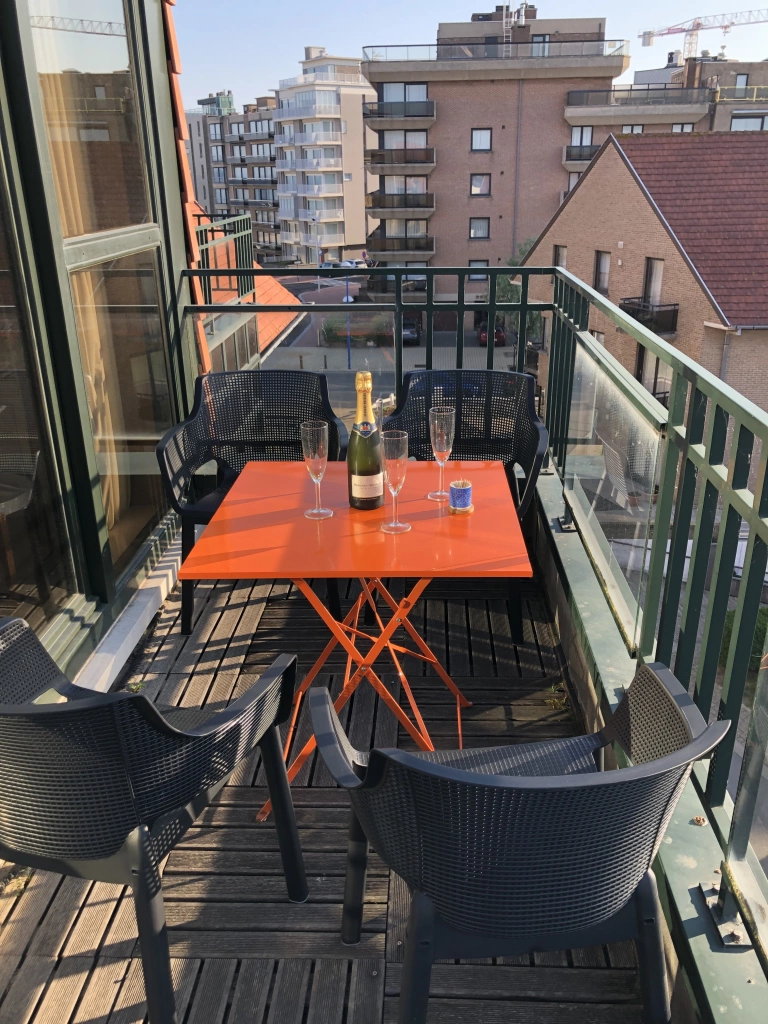 Appartement aan Lecomte / 06.03