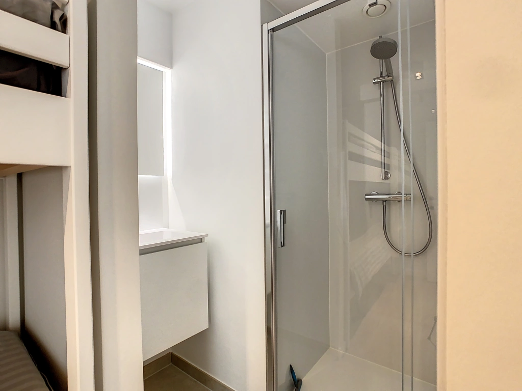 Appartement aan Canberra / 0503 + standplaats