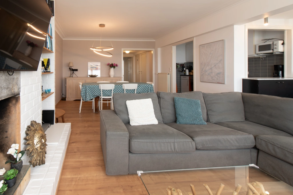 Appartement aan ORLY / 702