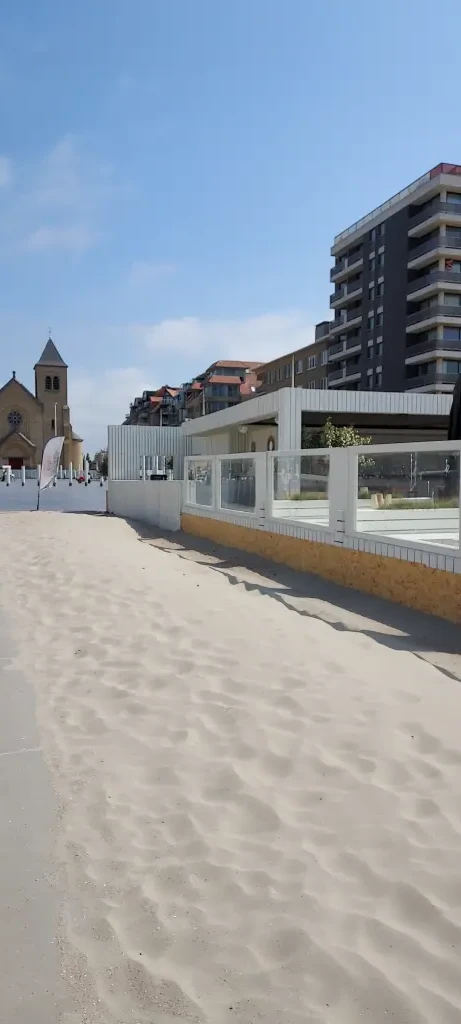 Nieuwpoort-bad:  lastminute 26/5 tot 30/5 vakantieappartement 1-4 personen groot terras