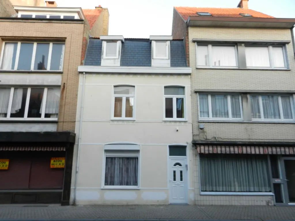 Vakantiehuis te huur op een steenworp afstand van het marktplein in La Panne.
