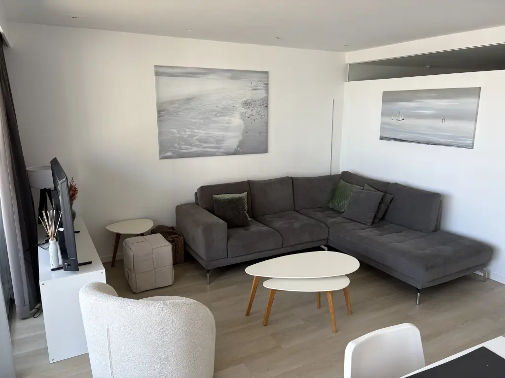 Mooi lichtrijk tweekamerappartement in Nieuwpoort-Bad (incl. garage)