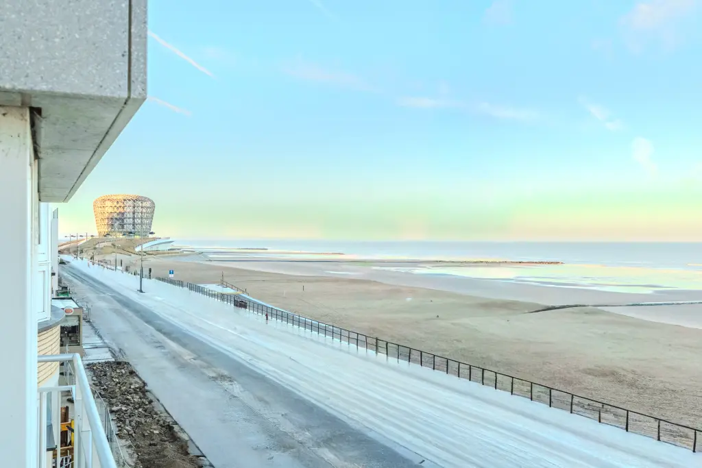 appartement zeedijk in Middelkerke - special seniors/kids met strandcabine