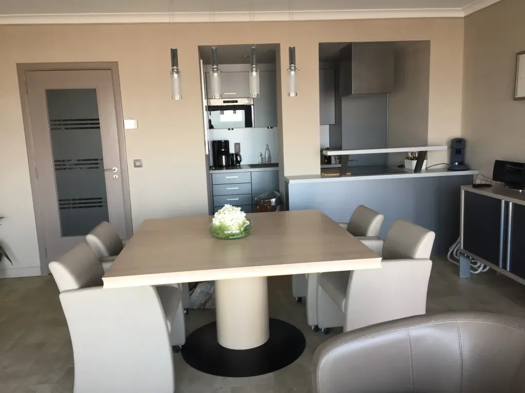 appartement zeedijk in Middelkerke - special seniors/kids met strandcabine