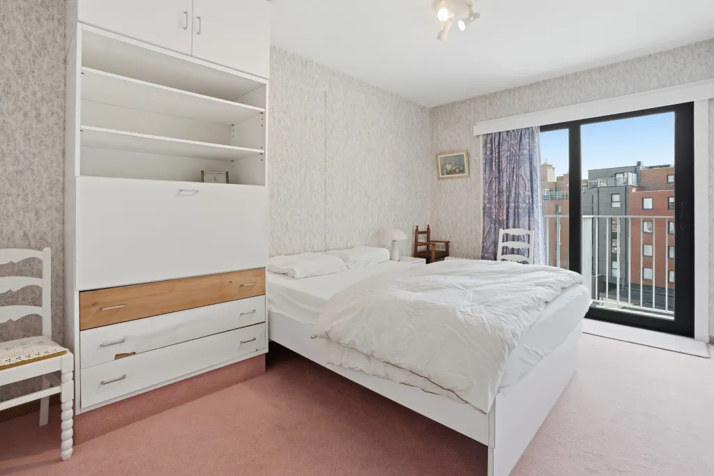 Appartement Estran – Frontaal Zeezicht op de Zeedijk in Sint-Idesbald