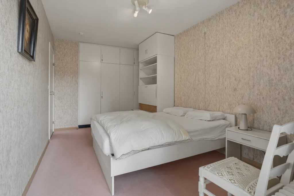 Appartement Estran – Frontaal Zeezicht op de Zeedijk in Sint-Idesbald